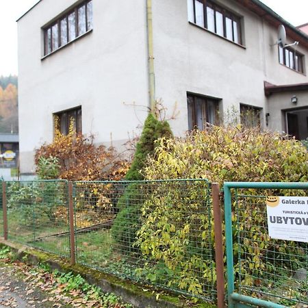 Galerka Lisny Hotel Buitenkant foto